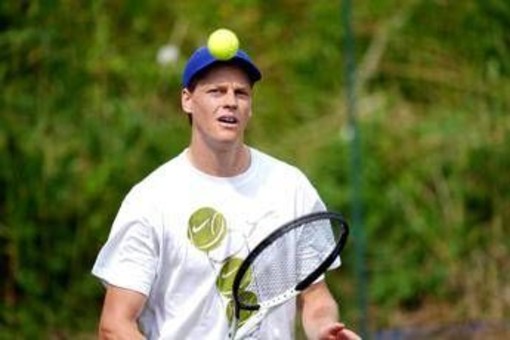 Sinner a Wimbledon, incognita erba e rischio infortuni: cosa dice l'esperto