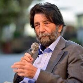 Massimo Cacciari sposo a 81 anni, presto nozze a Milano con Chiara Patriarca Massimo Cacciari sposo a 81 anni, presto nozze a Milano con Chiara Patriarca