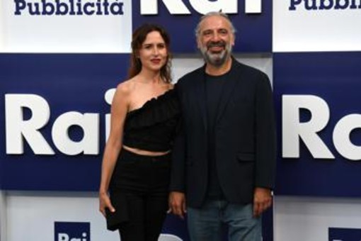 Stop a 'Via dei Matti n.0', cancellato il programma di Bollani e Cenni: la reazione