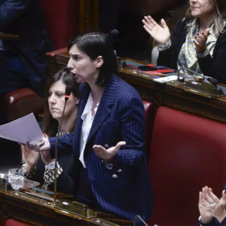 Papa, Schlein “Voce instancabile per la pace e la giustizia sociale”