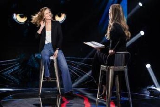 Eva Herzigova a Belve, l'intervista non convince: "Fastidiosa, ride e non dice nulla" Eva Herzigova a Belve, l'intervista non convince: "Fastidiosa, ride e non dice nulla"