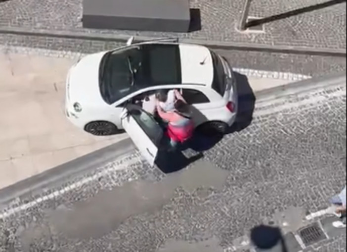 Napoli, consigliera comunale di Casalnuovo denuncia: "Aggredita in strada per il mio ruolo politico"