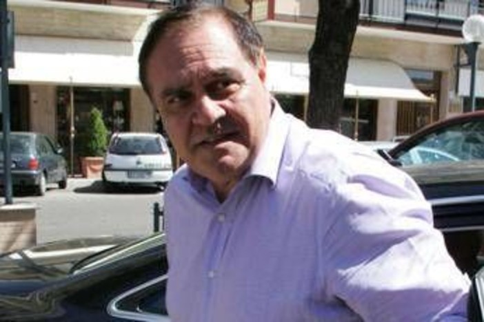 Mastella: "Fico il più democristiano dei 5 Stelle, in Campania vincerà" Mastella: "Fico il più democristiano dei 5 Stelle, in Campania vincerà"