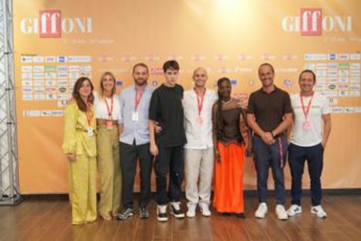 Al 56° Giffoni Film Festival presentato 'La Voce dei Giovani, Le Porte di Napoli' Al 56° Giffoni Film Festival presentato 'La Voce dei Giovani, Le Porte di Napoli'
