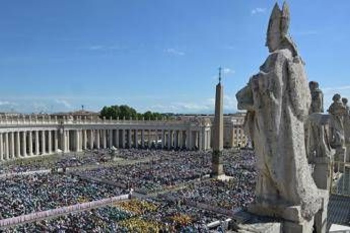 Papa Francesco, messa in suffragio a San Pietro: &quot;Senso di smarrimento&quot;