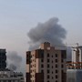 A Hormuz scambi di attacchi Iran-Usa, Trump “La tregua continua”