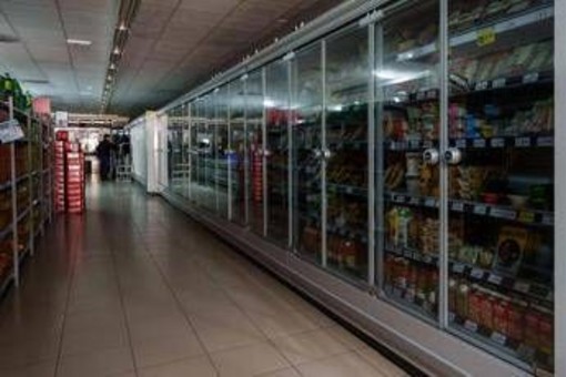 Blackout Spagna, boom ricerche online: quanto resiste cibo in frigo?