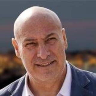 Crotone, il sindaco si dimette dopo aver aggredito con calci e pugni un consigliere comunale Crotone, il sindaco si dimette dopo aver aggredito con calci e pugni un consigliere comunale