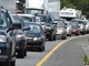 Prove generali di esodo estivo, traffico sulle strade nel weekend: scatta il bollino rosso