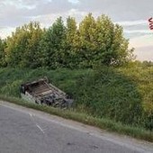 Travolti da un furgone mentre vanno al lavoro in bici: morti due operai nel Mantovano