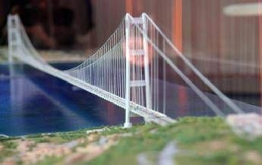 Ponte sullo Stretto, Salvini: "Toni più bassi? Non mi interessano gli scontri" Ponte sullo Stretto, Salvini: "Toni più bassi? Non mi interessano gli scontri"