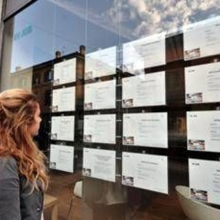 Lavoro, disoccupazione scende al 6% a ottobre: al 19,8% tra i giovani Lavoro, disoccupazione scende al 6% a ottobre: al 19,8% tra i giovani