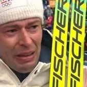 Milano Cortina, vince il bronzo nel biathlon e confessa tradimento della fidanzata in tv