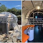 È fan di Star Wars e costruisce un'astronave... in giardino È fan di Star Wars e costruisce un'astronave... in giardino
