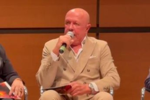 Raffaella Carrà, il figlio Gian Luca Pelloni Bulzoni: "Mi ha adottato dopo la diagnosi della malattia"