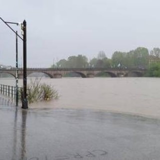 Maltempo flagella l'Italia, allerta rossa in Piemonte: Po oltre livello di pericolo