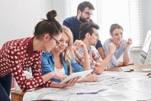 Due giovani italiani su tre ottimisti sul futuro