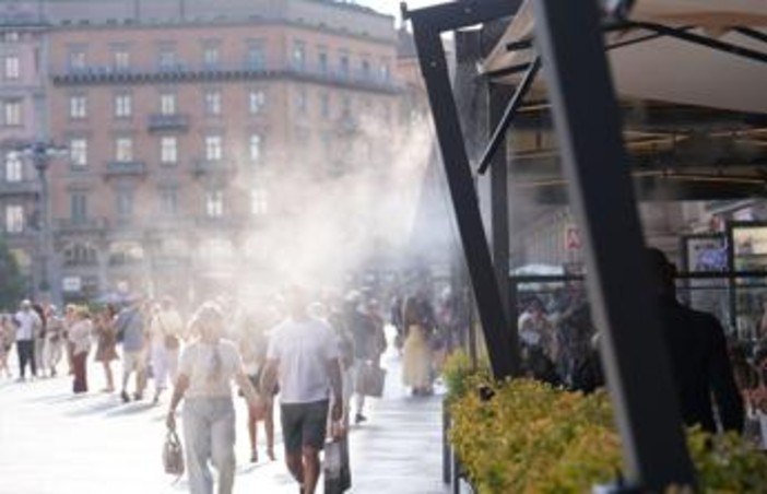 Caldo feroce sull'Italia, oggi 23 bollini rossi. E lunedì salgono a 25 Caldo feroce sull'Italia, oggi 23 bollini rossi. E lunedì salgono a 25