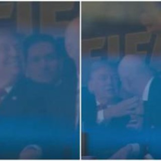Mondiali, Ronaldo porta la Coppa del Mondo... a Trump