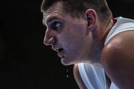 Nba, Jokic stop per infortunio al ginocchio: fermo un mese Nba, Jokic stop per infortunio al ginocchio: fermo un mese