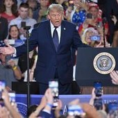 Iran-Usa, Trump vuole modificare l'accordo: le nuove condizioni sul nucleare
