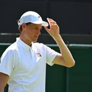 Wimbledon, Sinner in semifinale: Shelton battuto in 3 set. Cobolli-Djokovic 7-6 - La diretta