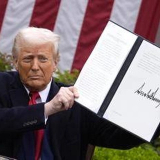Dazi sì o dazi no, l'incertezza costa: tutti i danni del 'tira e molla' di Trump