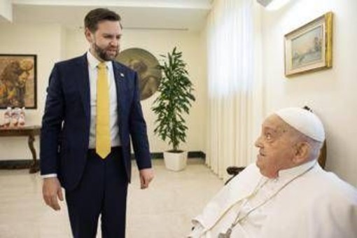 Morto Papa Francesco, la vergogna dei leoni da tastiera sull'incontro con Vance