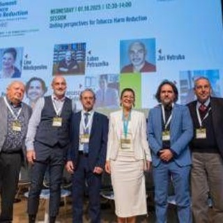 Fumo, medici su dispositivi alternativi: &quot;Riducono danno e aiutano a smettere&quot;