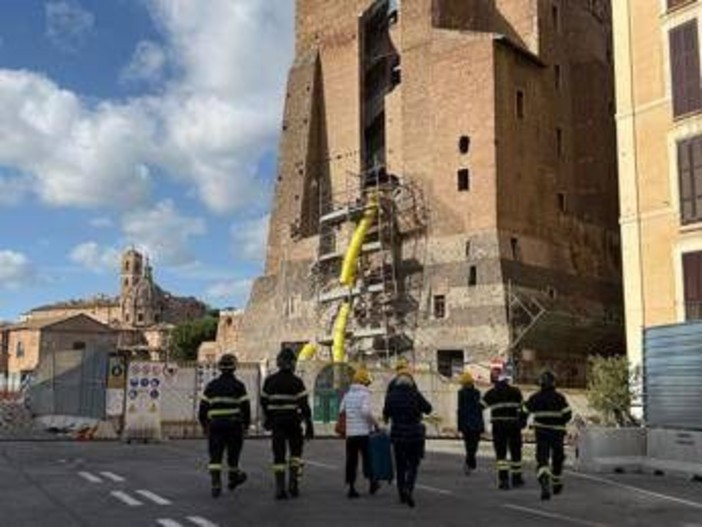 Torre dei Conti, zona 'sospesa' e locali in difficoltà in attesa della messa in sicurezza