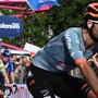 Ganna domina la crono di Massa, Eulalio resta in maglia rosa