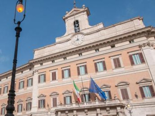 Decreti, ostruzionismo e urne: primavera tra tour de force e rischio ingorgo