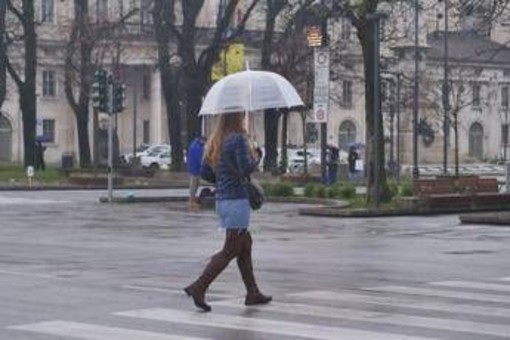 Maltempo, temporali e vento forte su gran parte dell'Italia. Neve in Valle d'Aosta