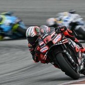 Gp Valencia, Bezzecchi vince ultimo appuntamento mondiale