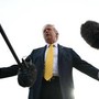 Iran, nuova proposta agli Usa. Trump: "Non accettabile ma parliamo". Piano Usa per liberare le navi a Hormuz