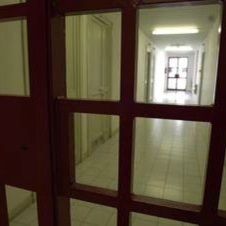 Perquisizioni nel carcere di Prato, indagati agenti e detenuti