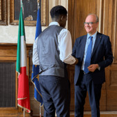 Prof accoltellata a Roma, Valditara premia studente che la salvò: "Esempio di coraggio e solidarietà"