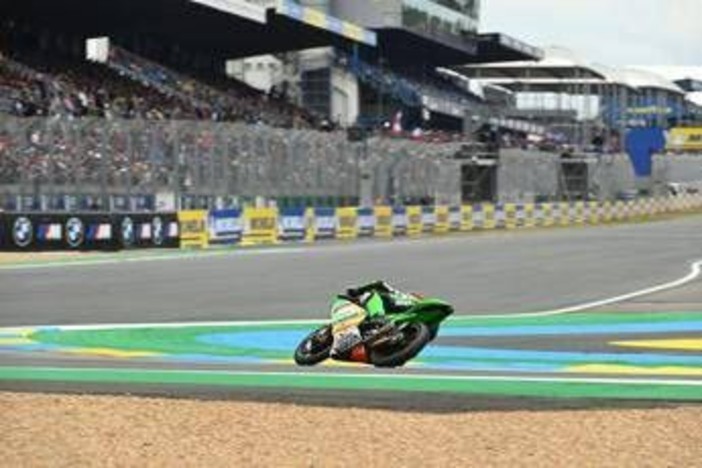 Incidente in Moto 3, Dettwiler colpito in pieno da Rueda: piloti in ospedale