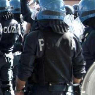 Dl sicurezza, tensioni a protesta Roma: manifestanti contro sbarramento agenti