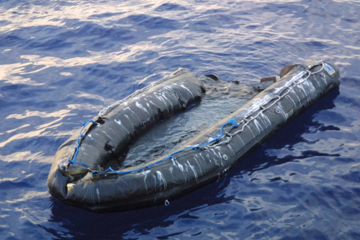 Barca con migranti si ribalta a Lampedusa, ci sono vittime