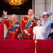 Regno Unito, il 55% vuole ancora la monarchia ma è il dato più basso degli ultimi 33 anni Regno Unito, il 55% vuole ancora la monarchia ma è il dato più basso degli ultimi 33 anni