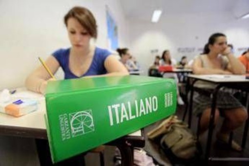 Allarme della Crusca: "Il futuro della lingua italiana è a rischio"