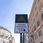 Roma, pass da mille euro per Ztl e strisce blu a pagamento: i provvedimenti per auto elettriche e ibride