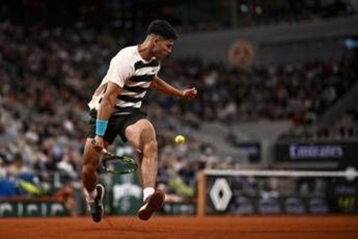 Roland Garros, il coro che ha conquistato il pubblico. E anche Alcaraz - Video