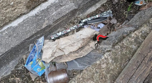 14enne ferito a scuola con un coltello, due minori denunciati a Napoli 14enne ferito a scuola con un coltello, due minori denunciati a Napoli