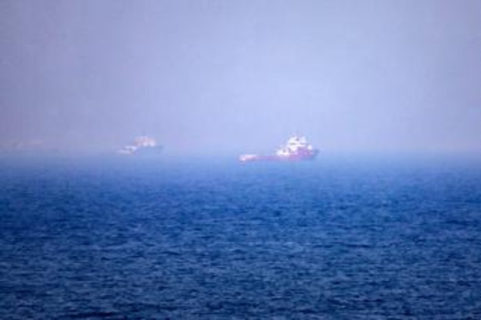 Iran, petroliera colpita in stretto Hormuz. Teheran agli Usa: "Guerrafondai. Nuovi attacchi? Piano di risposta è pronto"