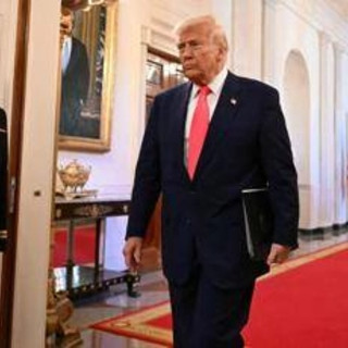 Dazi Usa, Trump: &quot;Accordi su misura con altri paesi&quot;. Scattano tariffe super contro Cina