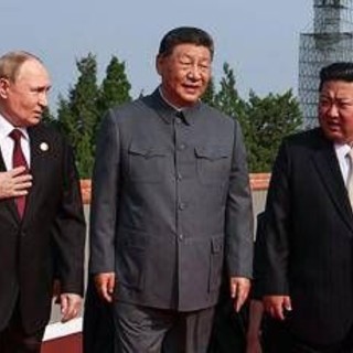 Parata della vittoria a Pechino, Xi accoglie Putin e Kim. Trump: &quot;Cospirate contro Usa&quot;
