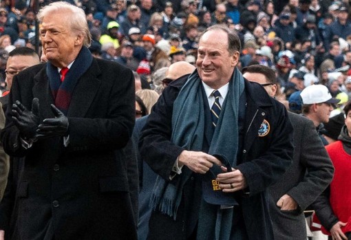 Usa, licenziato il segretario della Marina John Phelan