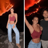 Diletta Leotta, la foto davanti all'Etna in eruzione scatena la polemica: "Cattivo esempio"